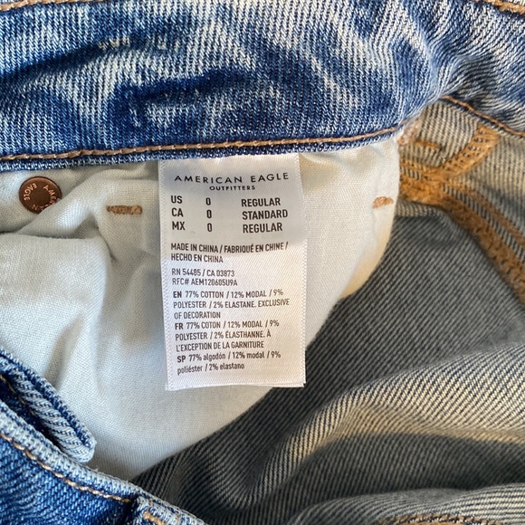 American Eagle Stretch Mom Jeans - Picture 5 of 5